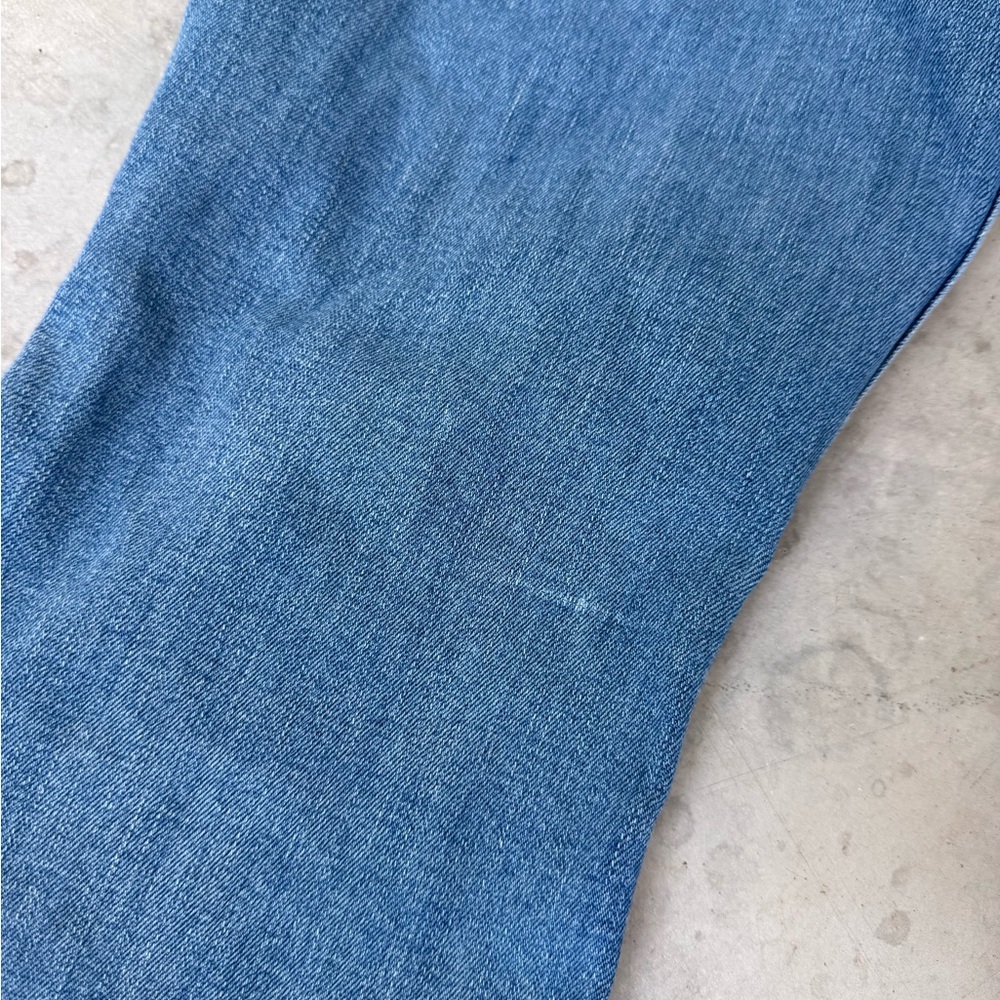 Hollister Distressed Curvy High Rise Flare Size 8/29S - Picture 8 of 10